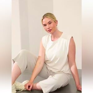 Athleta Seasoft Tank Sweatshirt 2X | Creamy Soft Minimalist Lounge Vibes